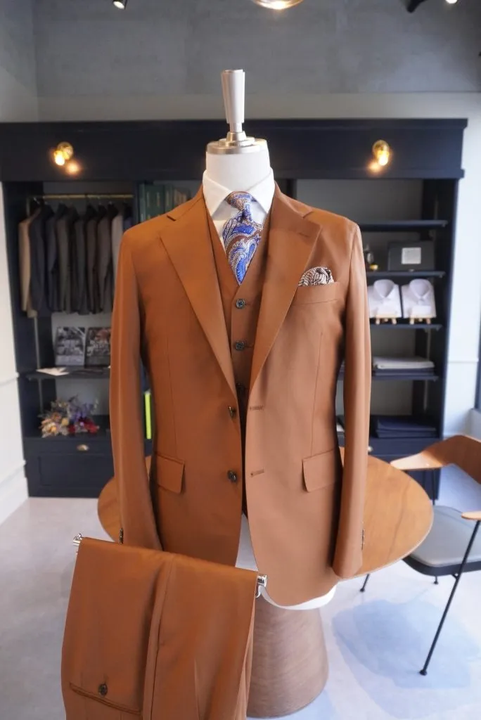 Terracotta colour／Suit